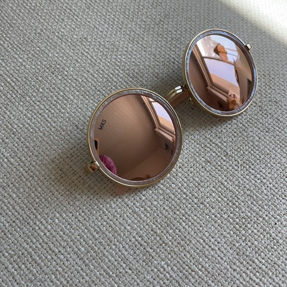 Round Sunglasses - Picture 2 of 6